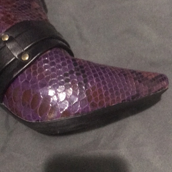 Scene purple snake skin high heel boots. - Picture 3 of 4